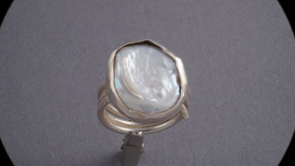 ring with perla size 52